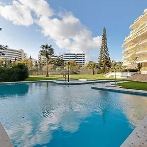 Design With Pool By Homing Apartamento